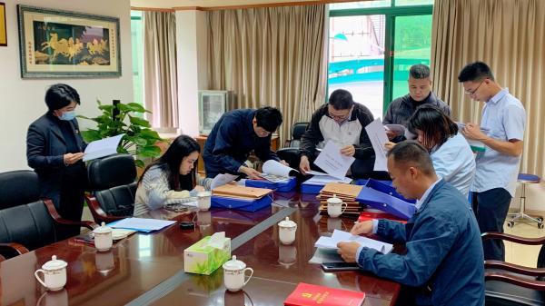2.圖為黨建工作交叉檢查組在肇海水質(zhì)檢測(cè)有限公司黨支部檢查現(xiàn)場(chǎng)。.jpg