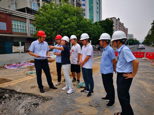 圖4：9月22日，肇水集團(tuán)紀(jì)委書記鄧靈芝帶隊(duì)，相繼到端州區(qū)污水管網(wǎng)改造工程和集團(tuán)物業(yè)開(kāi)展節(jié)前安全生產(chǎn)和消防檢查工作。.jpg